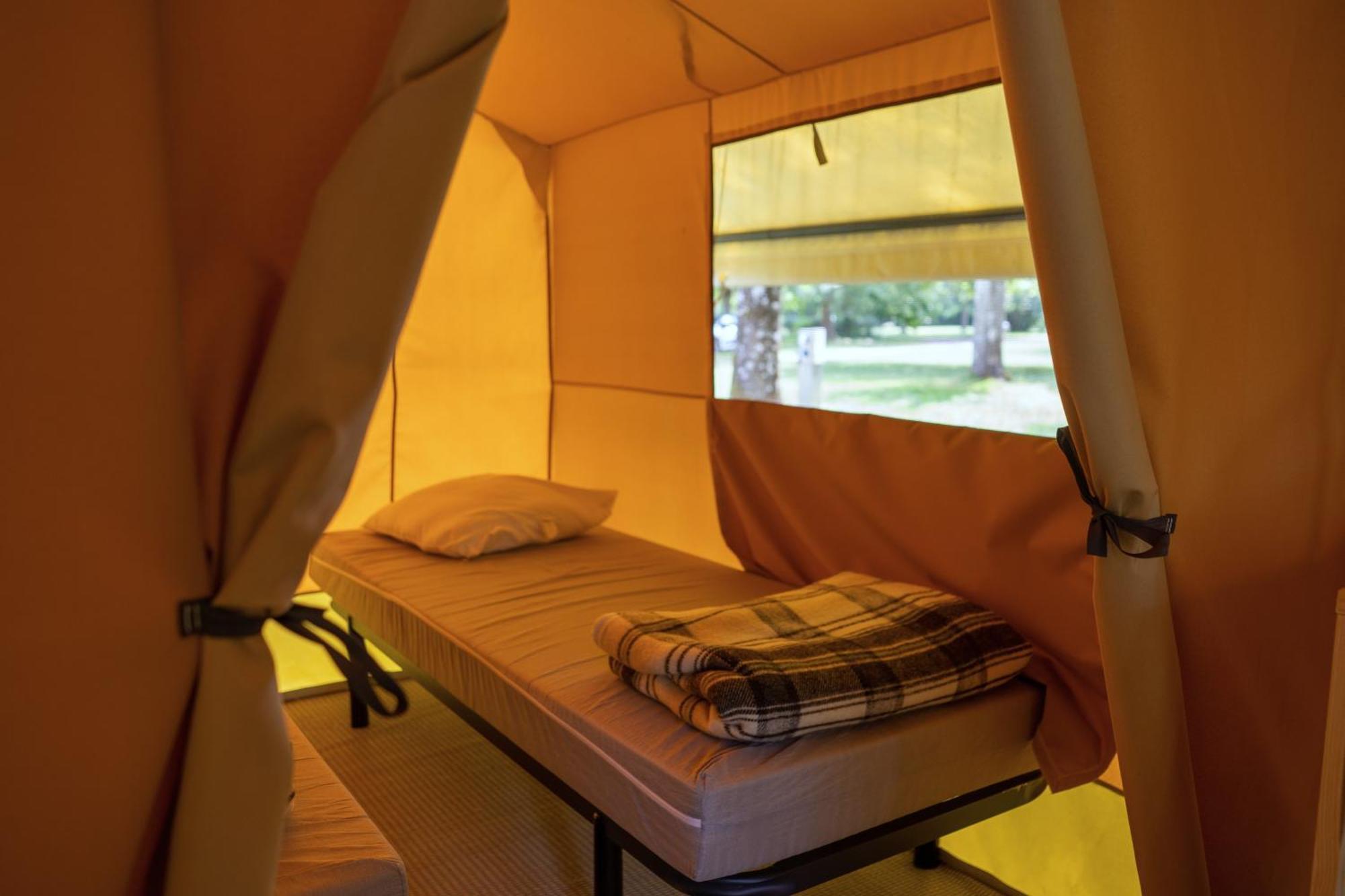 Camping Onlycamp Les Vailhes Lodeve Room photo